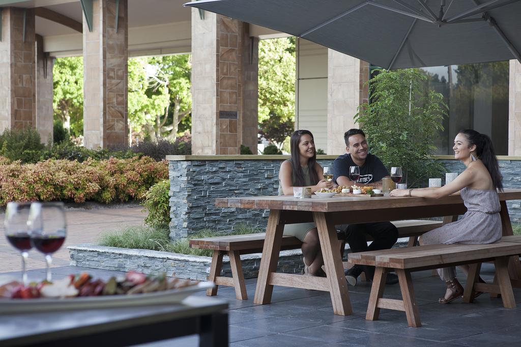 Novotel Rotorua Lakeside Extérieur photo